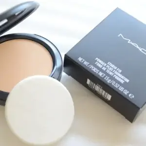 MAC Studio Fix Powder Plus Foundation